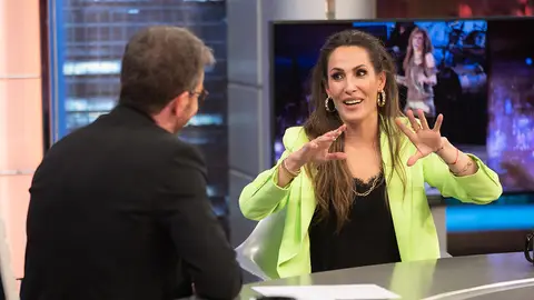 Malú desvela su lado más 'camionera' en 'El Hormiguero 3.0': "Me he criado con hombres en la carretera" Malú desvela su lado más 'camionera' en 'El Hormiguero 3.0': "Me he criado con hombres en la carretera"