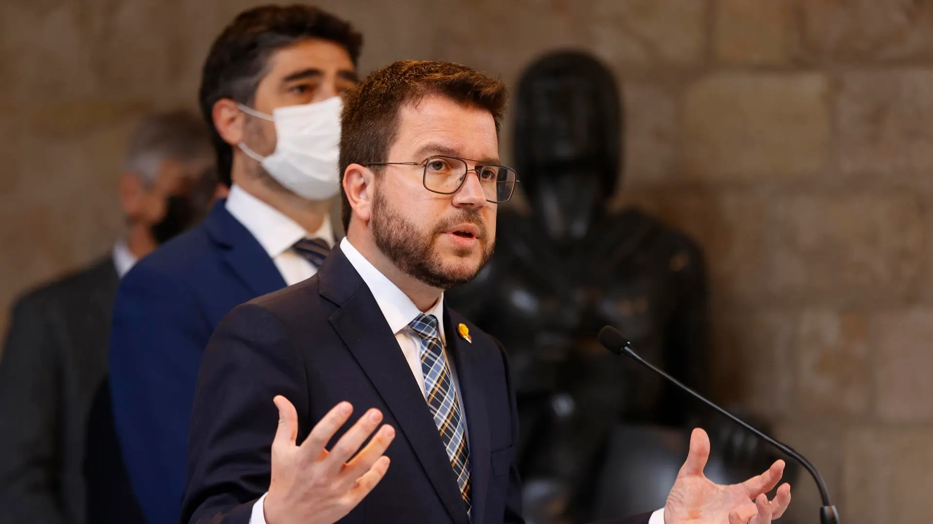 Aragonès ve "evidencias claras" de que el CNI está implicado en el espionaje a través de Pegasus: "No hace falta ser Sherlock Holmes" Aragonès ve "evidencias claras" de que el CNI está implicado en el espionaje a través de Pegasus: "No hace falta ser Sherlock Holmes"