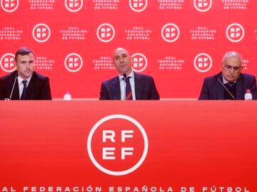 Así se realiza el reparto de dinero entre los clubes participantes de la Supercopa, según la Federación
