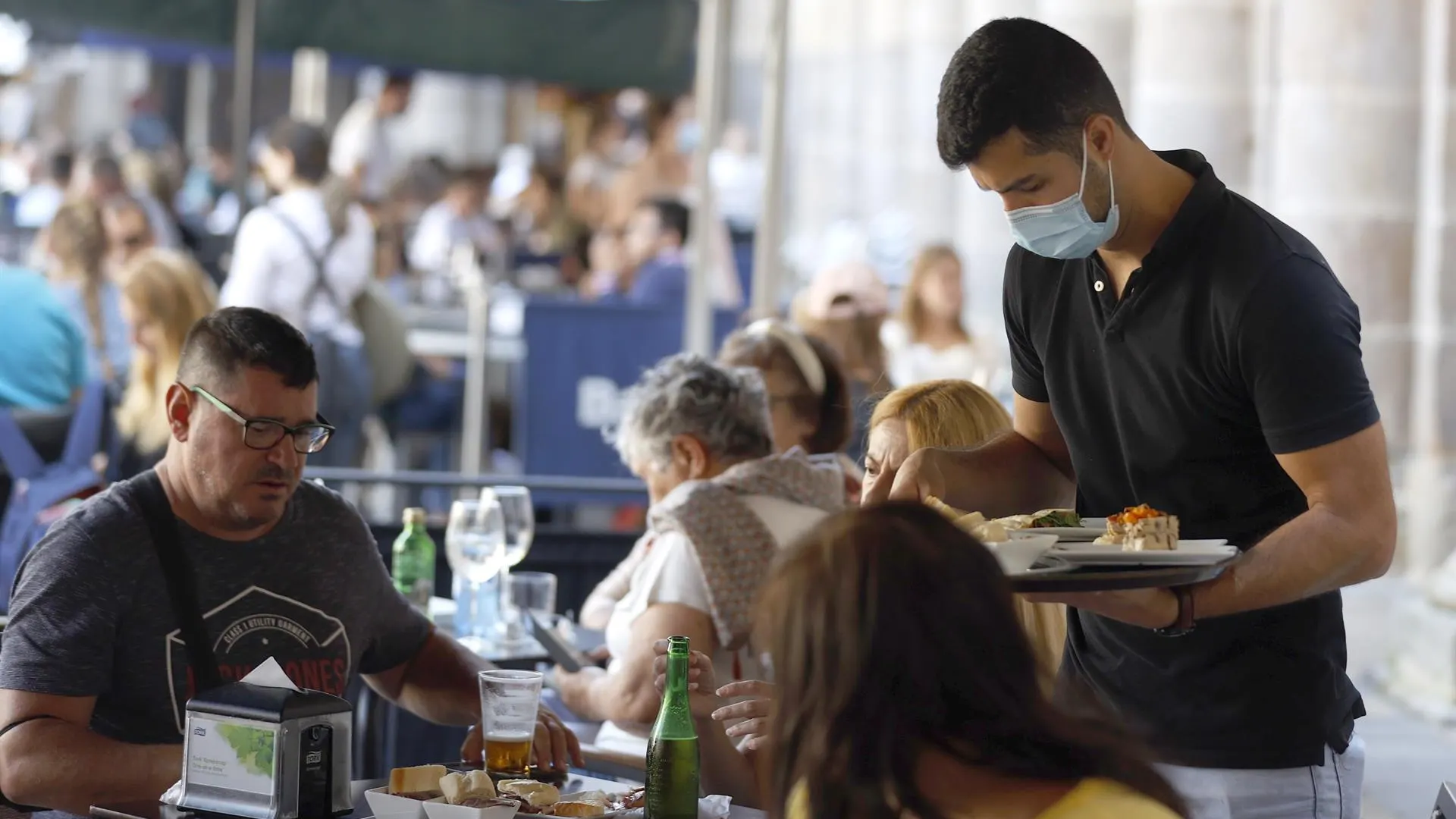 ¿Qué pasa si un trabajador se niega a llevar la mascarilla en una empresa que mantiene la obligatoriedad? ¿Qué pasa si un trabajador se niega a llevar la mascarilla en una empresa que mantiene la obligatoriedad?