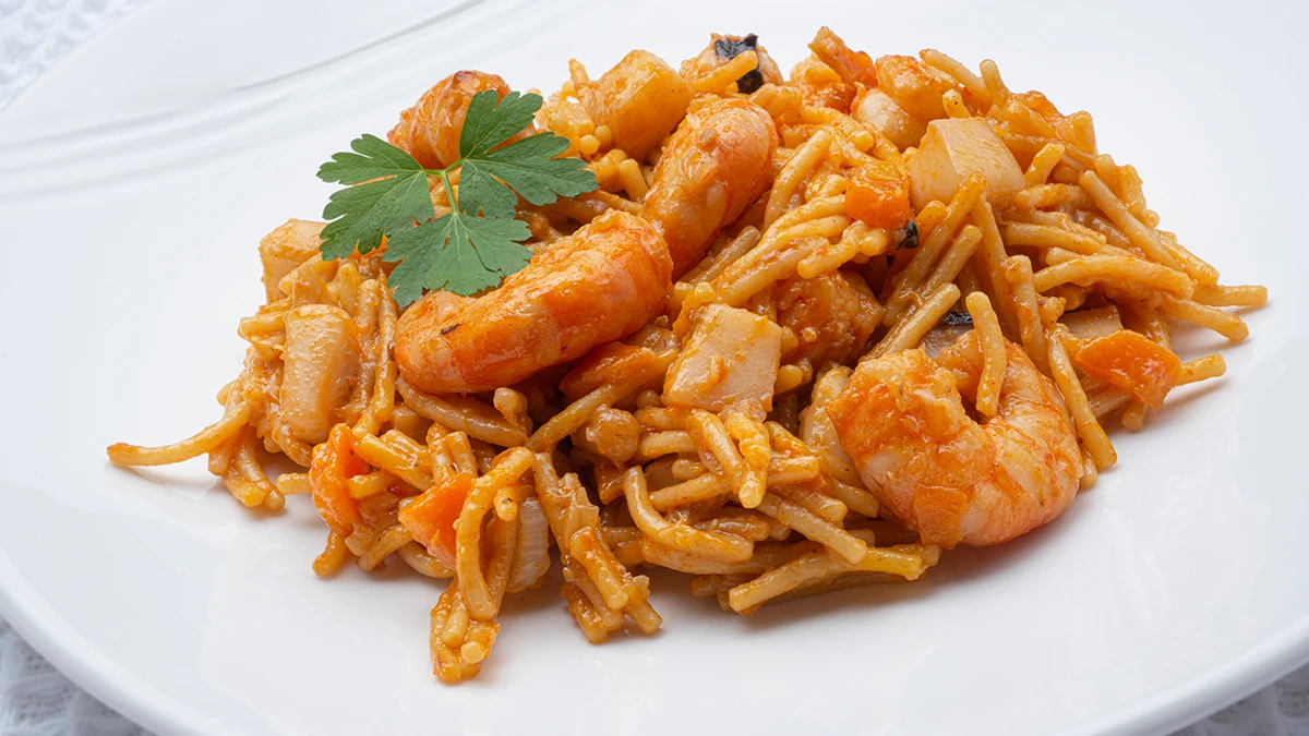 Receta de fideos con sepia y langostinos, de Argui&ntilde;ano: "Esto siempre sale bien"