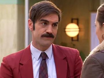Raúl planta a Julieta para estar con Coral: “Esto es más importante” Raúl planta a Julieta para estar con Coral: “Esto es más importante”