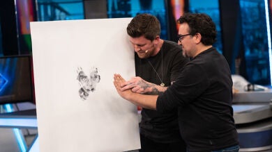¡Precioso! Russell Powell lleva el arte de pintar con las manos “a un nivel superior” en ‘El Hormiguero 3.0’