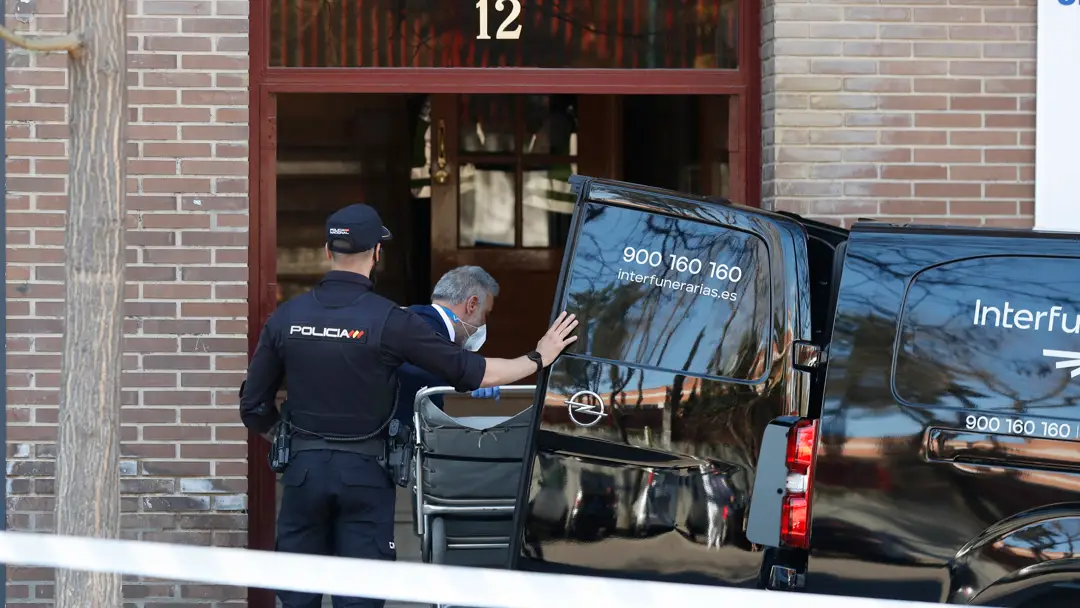 Los servicios funerarios recogen el cad&aacute;ver de la octogenaria