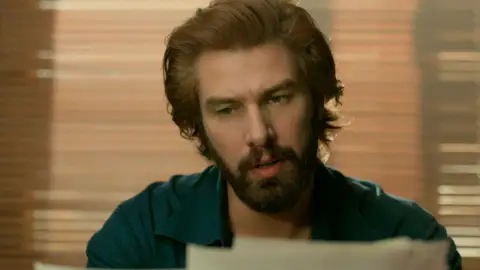 Fikret ha descubierto el secreto: “Yilmaz vendió todo a Hünkar Yaman, ¿por qué?” Fikret ha descubierto el secreto: “Yilmaz vendió todo a Hünkar Yaman, ¿por qué?”