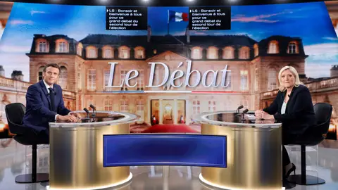 Marine Le Pen y Emmanuel Macron en el debate de las elecciones francesas Marine Le Pen y Emmanuel Macron en el debate de las elecciones francesas