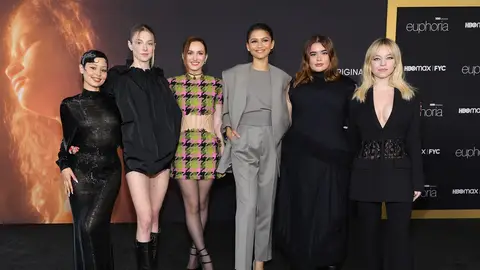 Las actrices de 'Euphoria': Alexa Demie, Hunter Schafer, Maude Apatow, Zendaya, Barbie Ferreira y Sydney Sweeney Las actrices de 'Euphoria': Alexa Demie, Hunter Schafer, Maude Apatow, Zendaya, Barbie Ferreira y Sydney Sweeney