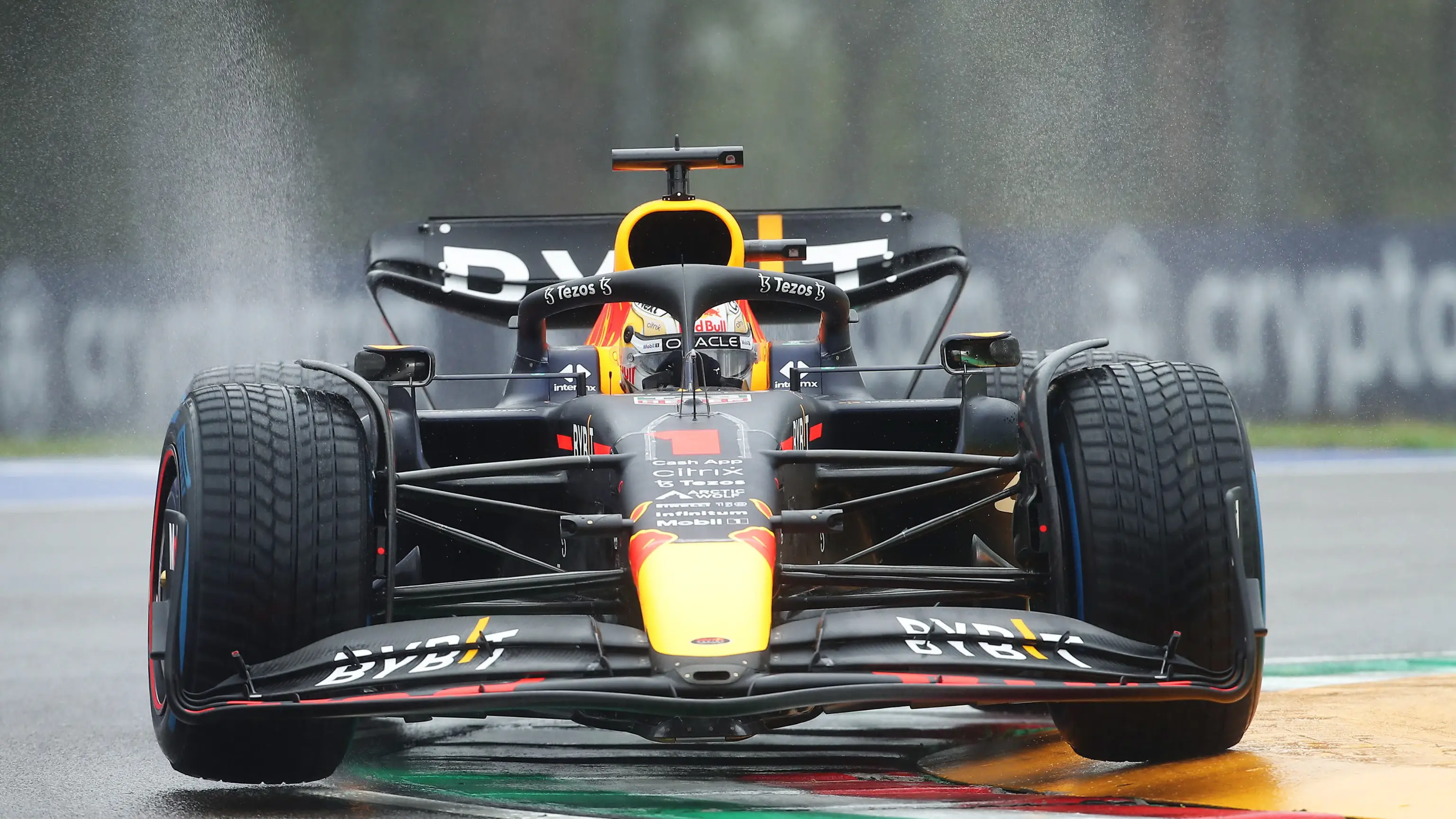 Pole de Verstappen en el GP de Emilia Romagna por delante de Leclerc, Alonso 5&ordm; y Sainz 10&ordm;