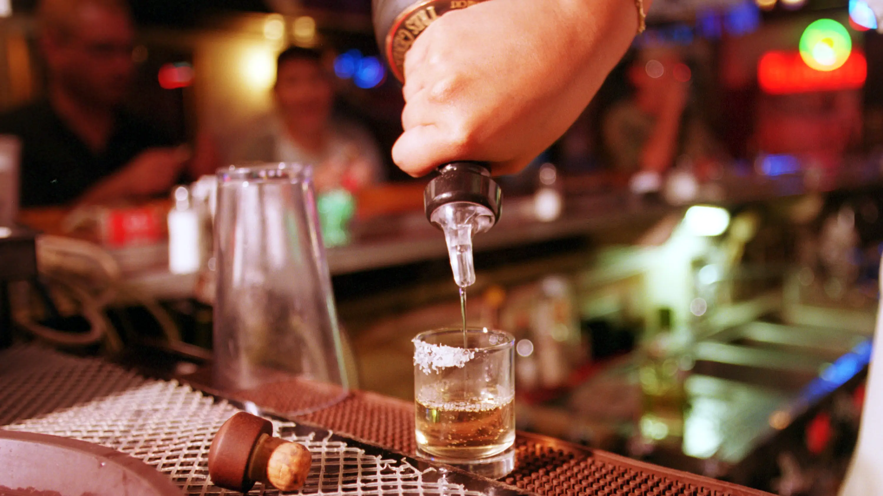 Una ni&ntilde;a de guarder&iacute;a lleva tequila a la escuela y emborracha a 4 compa&ntilde;eros
