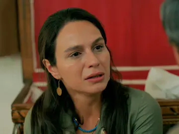 Saniye descubre la carta que recibió Gaffur: “¿Te vas a Alemania?” Saniye descubre la carta que recibió Gaffur: “¿Te vas a Alemania?”