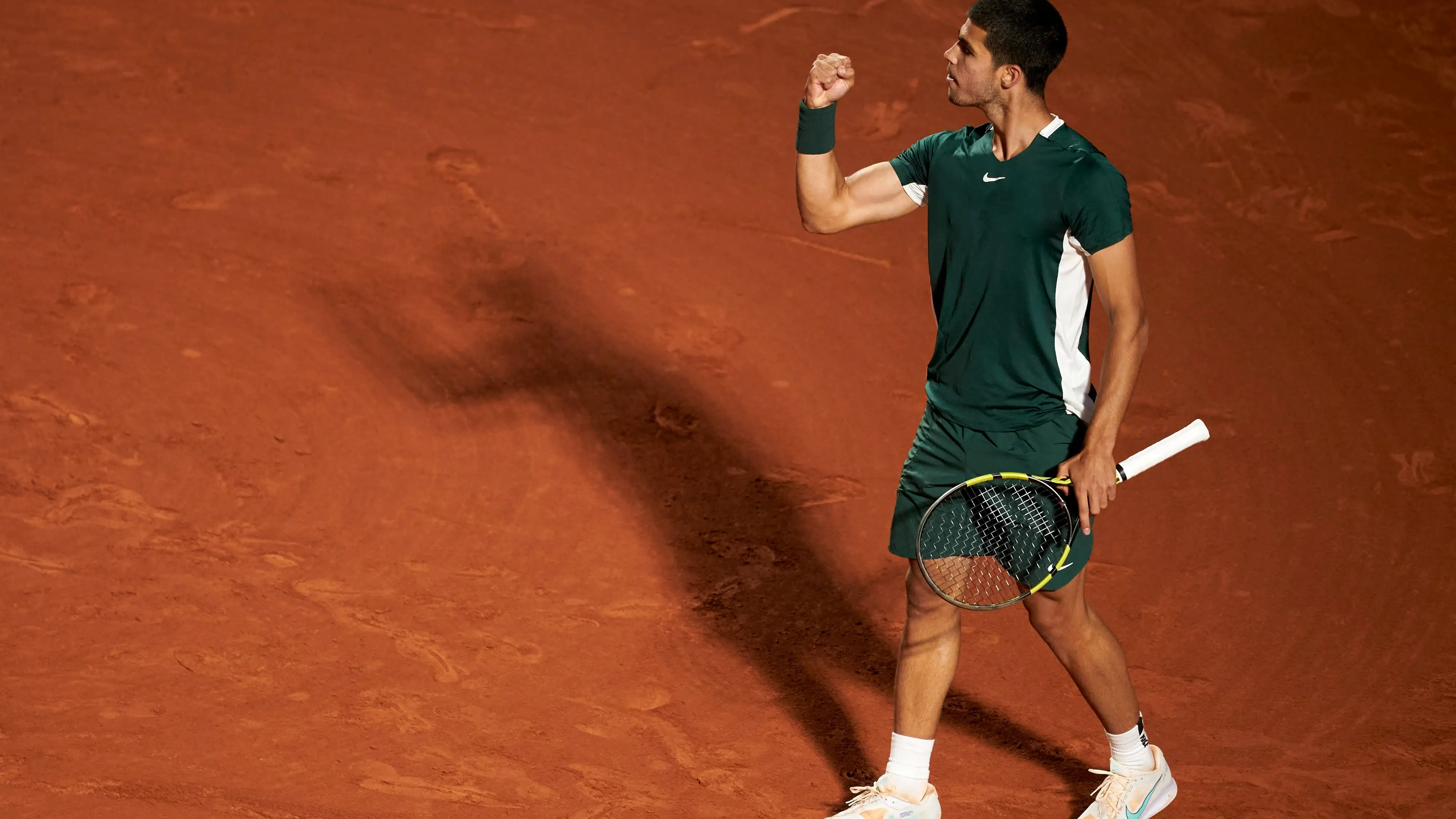 Alcaraz vuelve a ser la pesadilla de Tsitsipas y jugará sus primeras semifinales en el Conde de Godó Alcaraz vuelve a ser la pesadilla de Tsitsipas y jugará sus primeras semifinales en el Conde de Godó