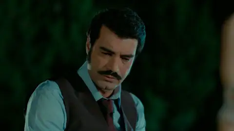 Demir pide perdón a Hünkar por no haber encontrado a su asesino Demir pide perdón a Hünkar por no haber encontrado a su asesino