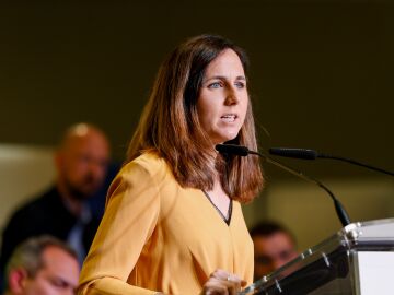 Belarra llama hipócritas a los que defienden "intereses económicos" y Robles responde: "Ojalá pueda convencer a Putin"
