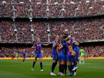 Nuevo récord mundial en el fútbol femenino: 91.648 espectadores ven el Barça - Wolfsburgo en el Camp Nou