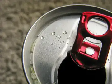 Muere un niño de 6 años por beber bebida energética accidentalmente Muere un niño de 6 años por beber bebida energética accidentalmente