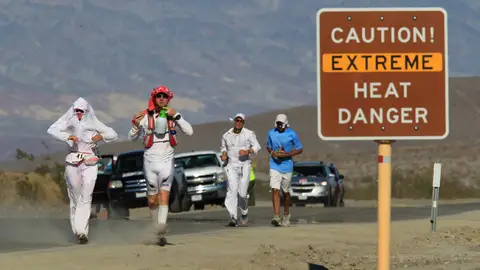 La Ultramaratón Badwater, la carrera más dura del mundo: 217 km a 50 grados La Ultramaratón Badwater, la carrera más dura del mundo: 217 km a 50 grados