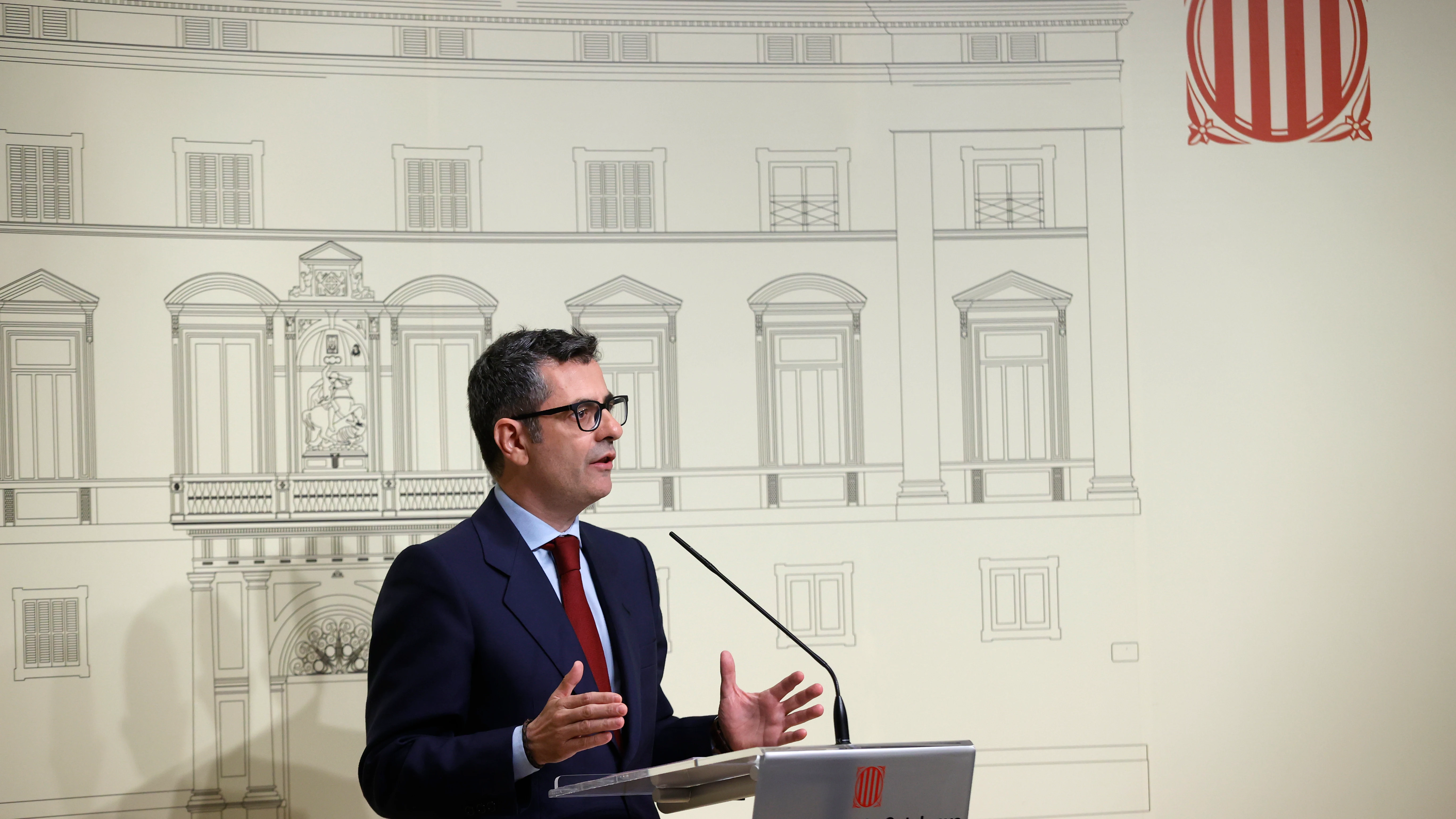 El ministro de la Presidencia, Félix Bolaños durante la rueda de prensa tras el encuentro mantenido con la consellera de la Presidencia, Laura Vilagrà El ministro de la Presidencia, Félix Bolaños durante la rueda de prensa tras el encuentro mantenido con la consellera de la Presidencia, Laura Vilagrà
