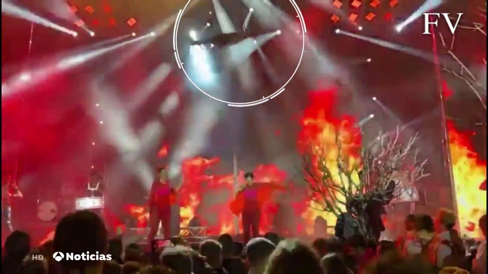 Herido un integrante de la orquesta Olympus mientras realizaba acrobacias en el escenario