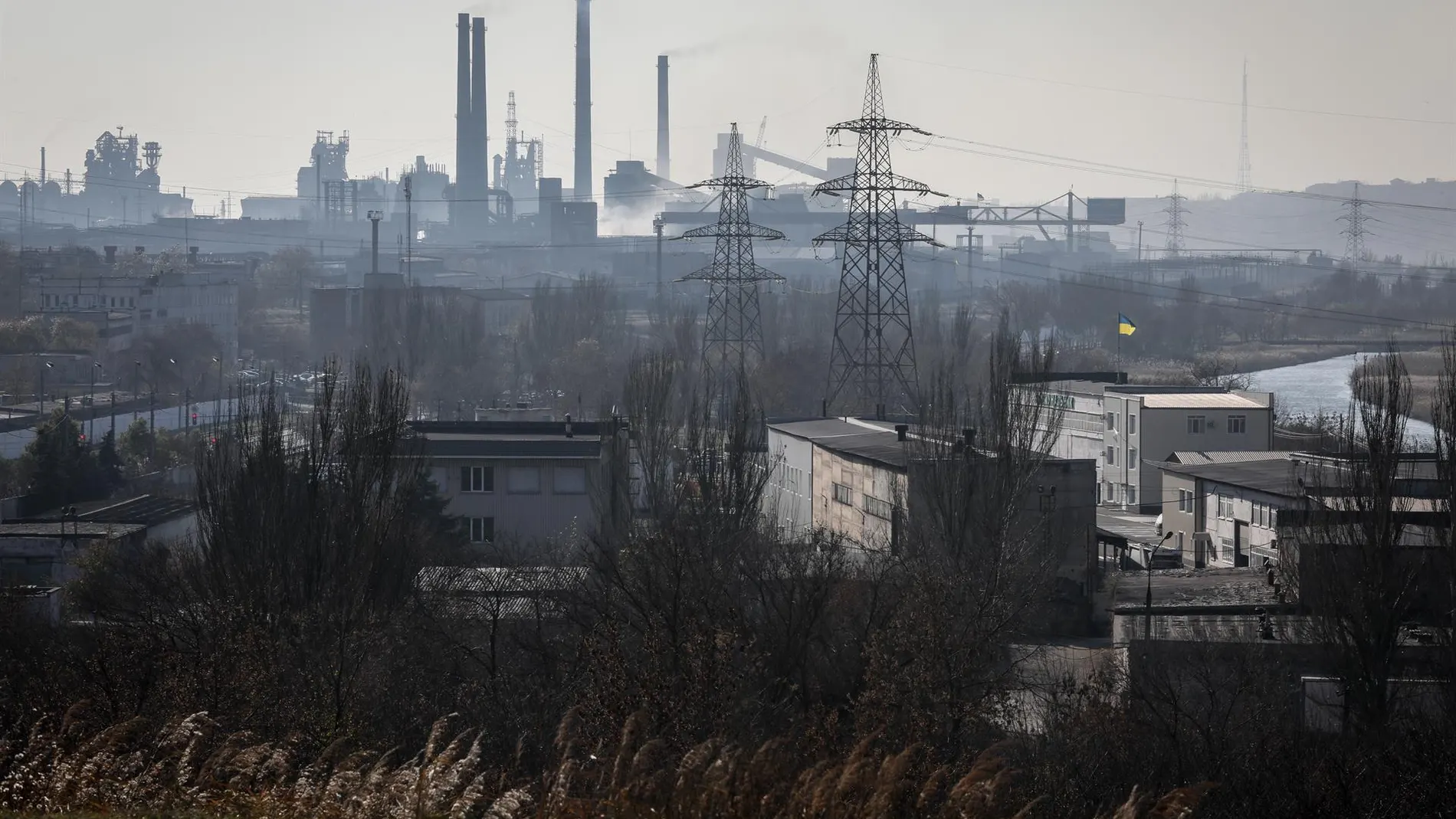 Rusia anuncia un alto el fuego para la evacuación de civiles en la planta Azovstal de Mariúpol