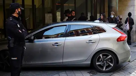 Vehículo que traslada a Oscar S Vehículo que traslada a Oscar S