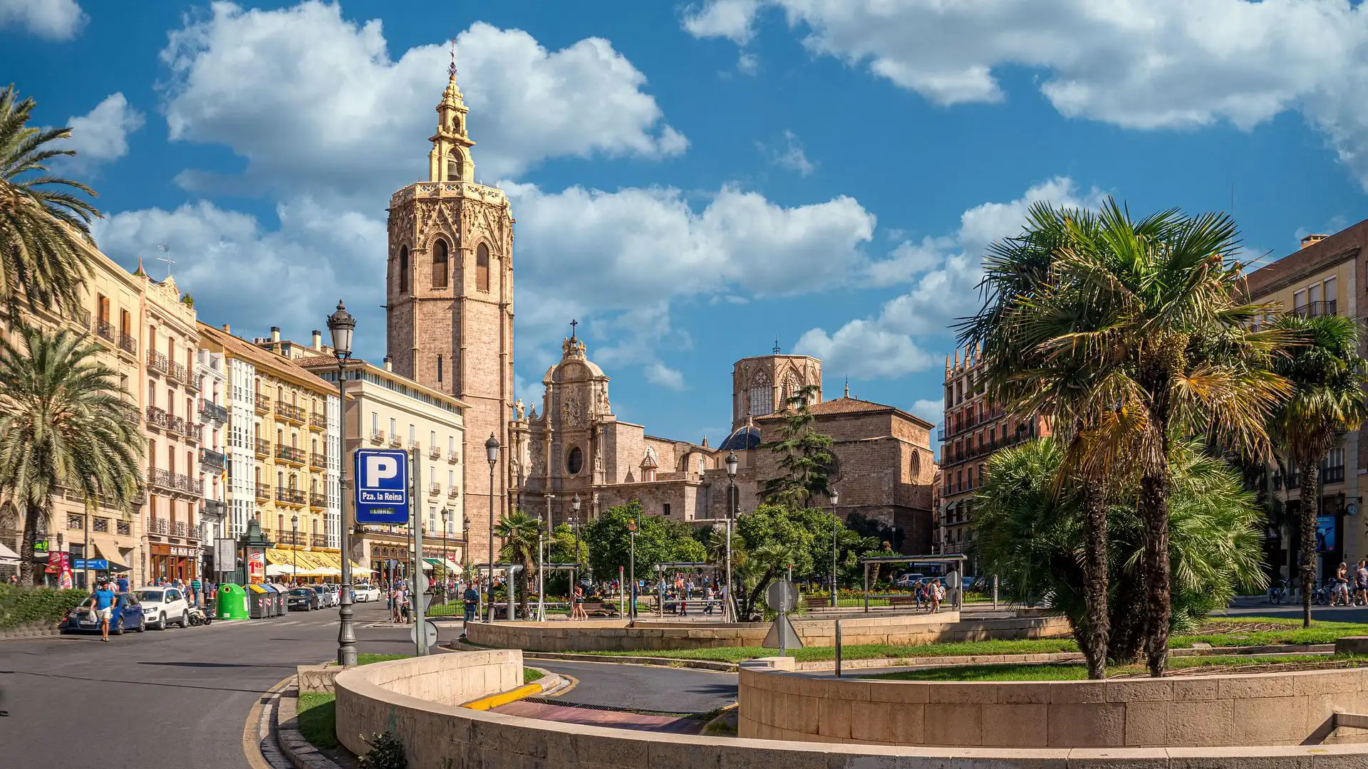 &iquest;Qu&eacute; esta abierto hoy, lunes 25 de abril. en Valencia?