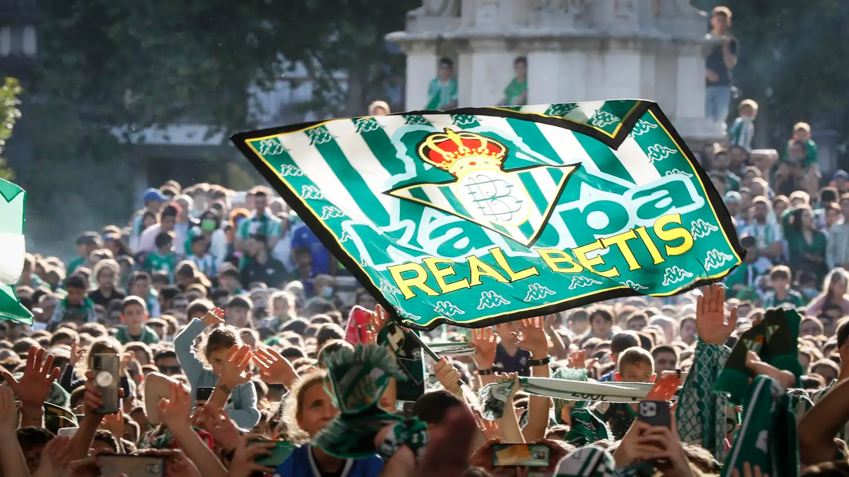 La afici&oacute;n del Betis celebrando el t&iacute;tulo de la Copa del Rey en una foto de archivo