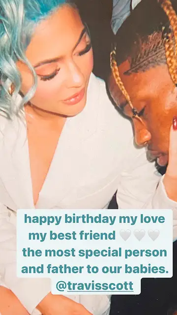 La felicitación de Kylie Jenner a Travis Scott La felicitación de Kylie Jenner a Travis Scott