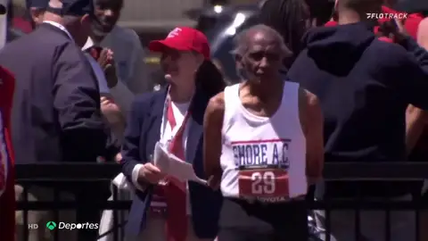 Lester Wright, 100 metros con 100 años en 26 segundos y 34 centésimas: "La clave está en la cabeza no en el físico" Lester Wright, 100 metros con 100 años en 26 segundos y 34 centésimas: "La clave está en la cabeza no en el físico"