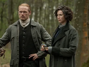 Sam Heughan y Caitriona Balfe en el final de la temporada 6 de 'Outlander' Sam Heughan y Caitriona Balfe en el final de la temporada 6 de 'Outlander'