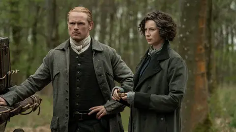 Sam Heughan y Caitriona Balfe en el final de la temporada 6 de 'Outlander' Sam Heughan y Caitriona Balfe en el final de la temporada 6 de 'Outlander'