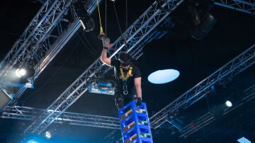 Omar Montes, a ciegas, impresiona en las ‘Cajas Extremas’ 