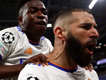 Benzema festeja con Vinícius su gol penalti decisivo al City Benzema festeja con Vinícius su gol penalti decisivo al City