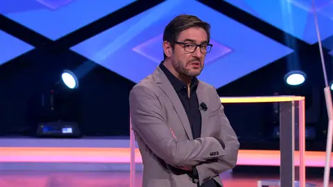 Juanra Bonet no da crédito al discurso de Jesús: “Le pregunto por restaurantes y me habla de escaleras racionalistas…” Juanra Bonet no da crédito al discurso de Jesús: “Le pregunto por restaurantes y me habla de escaleras racionalistas…”