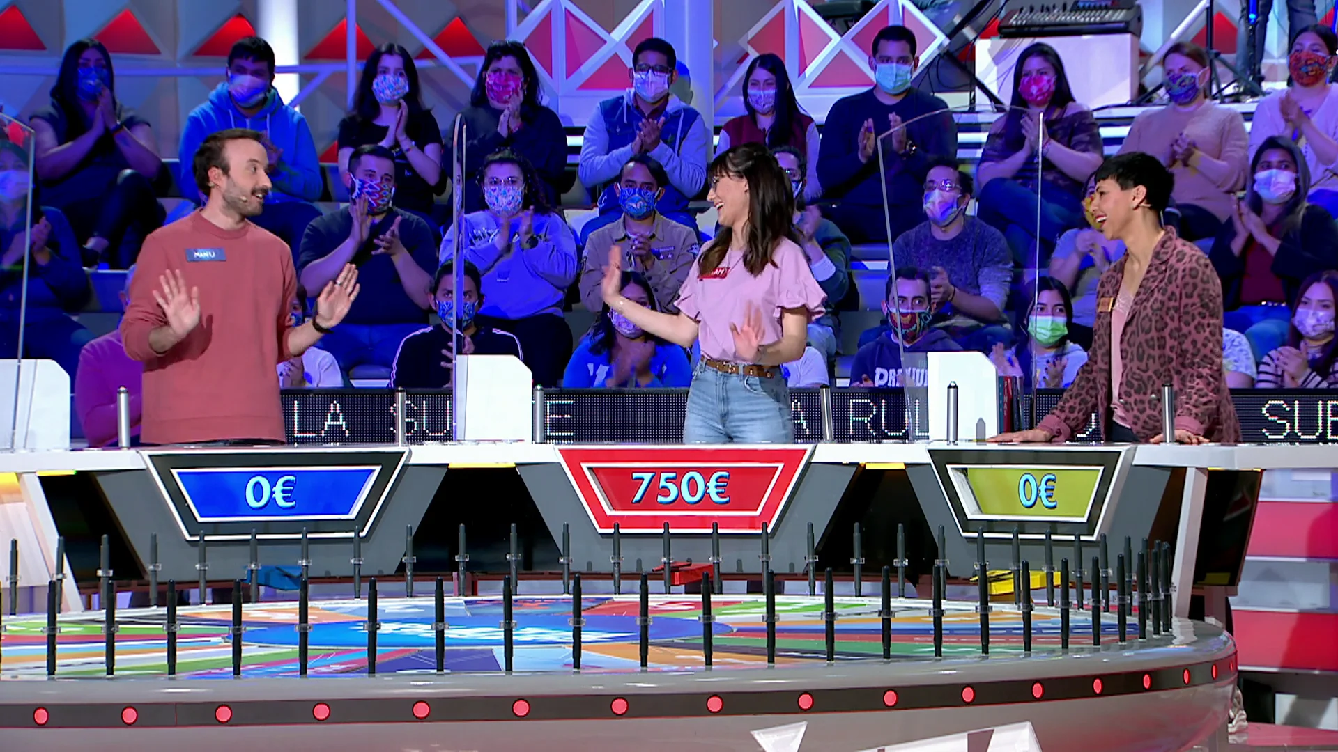 &ldquo;El karma vuelve&rdquo;: Manu le lanza una seria advertencia a una de sus compa&ntilde;eras de &lsquo;La ruleta de la suerte&rsquo; 