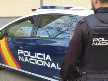 Un joven de 17 apuñala a su padre 15 veces en Churriana, Málaga