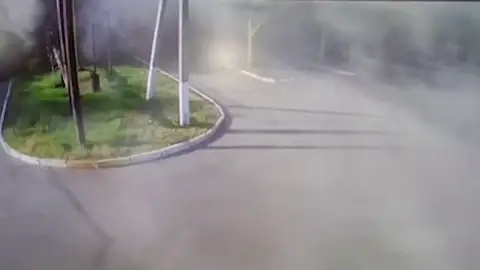 Diez muertos en un bombardeo ruso mientras esperaban el autobús Diez muertos en un bombardeo ruso mientras esperaban el autobús