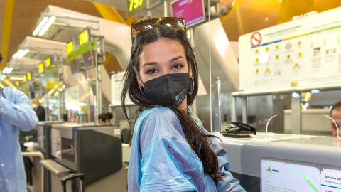Chanel Terrero en el aeropuerto camino a Eurovisión