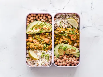 Táperes llenos de comida Táperes llenos de comida