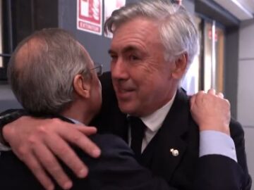 El abrazo entre Ancelotti y Florentino Pérez tras el pase a la final
