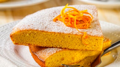 Bizcocho de naranja y aceite de oliva: húmedo, tierno y esponjoso