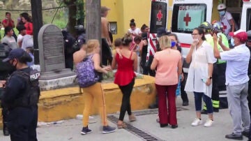 Recatan a más de 280 inmigrantes atrapados en un camión en México 