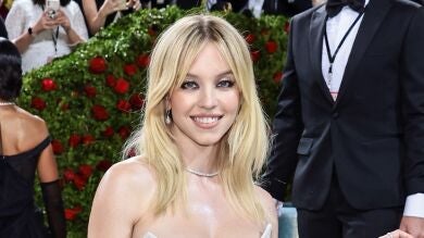 El vídeo viral en el que parece que un reportero acosa a Sydney Sweeney: 