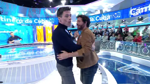 Octavi Pujades y Javier Pereira aparcan su rivalidad para ser pareja de baile en ‘Pasapalabra’ Octavi Pujades y Javier Pereira aparcan su rivalidad para ser pareja de baile en ‘Pasapalabra’