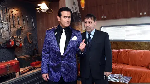 Bruce Campbell y Sam Raimi Bruce Campbell y Sam Raimi