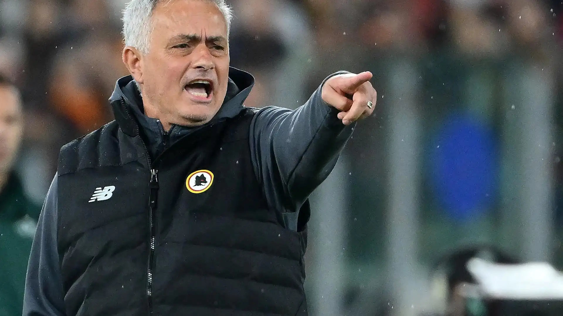 Jos&eacute; Mourinho anima al Real Madrid