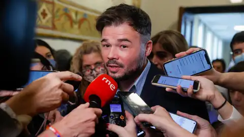 Gabriel Rufián hablando con la prensa Gabriel Rufián hablando con la prensa