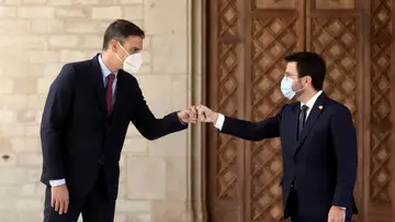 El presidente del Gobierno, Pedro Sánchez, y el presidente del Govern, Pere Aragonès