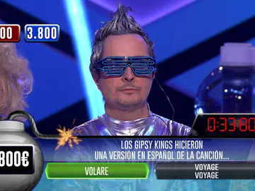 Vicente, con chuletas, acierta todas en la fase clasificatoria: ¡La respuesta está en sus gafas! Vicente, con chuletas, acierta todas en la fase clasificatoria: ¡La respuesta está en sus gafas!