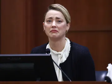 Amber Heard en el estrado Amber Heard en el estrado