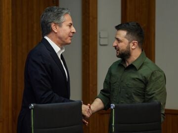 El presidente de Ucrania, Volodimir Zelenski y el secretario de Estado de Estados Unidos, Antony Blinken